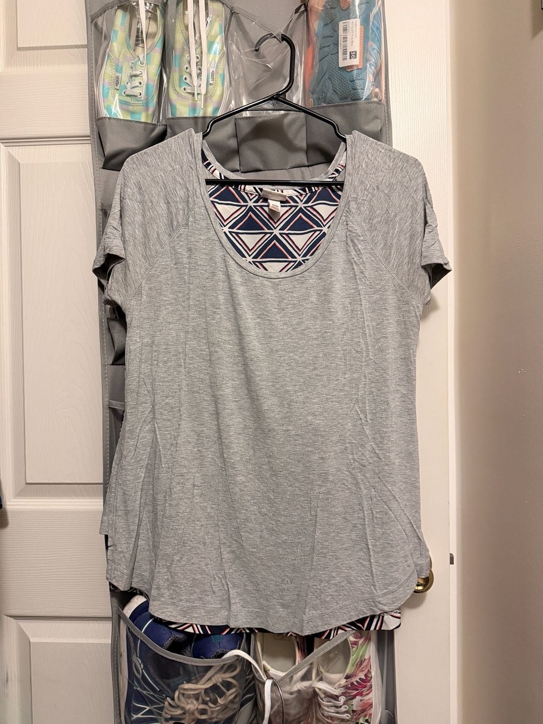 Merona women's LIGHTWEIGHT T-shirt-Perfect Condition- Grey- size Medium 2