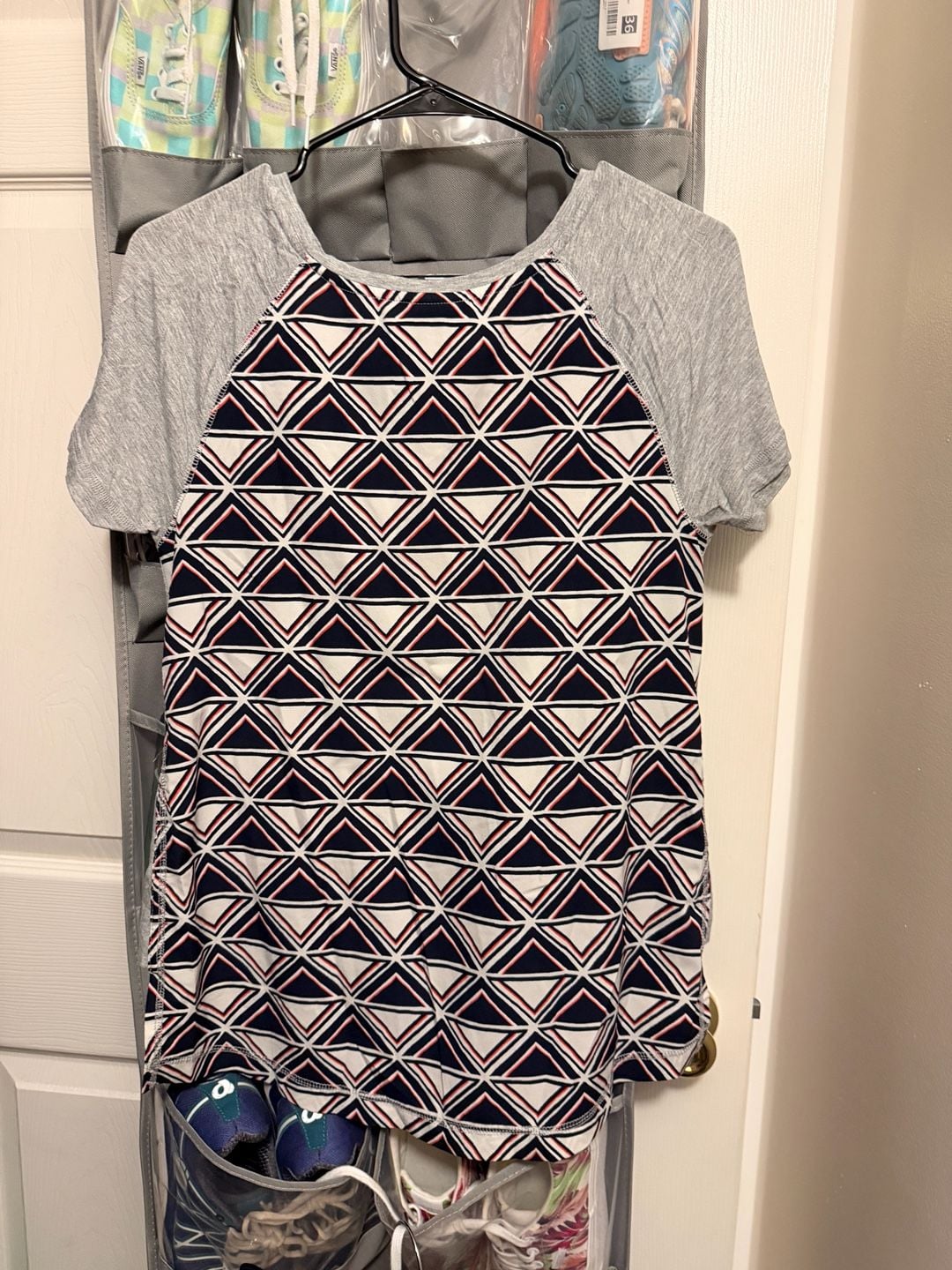 Merona women's LIGHTWEIGHT T-shirt-Perfect Condition- Grey- size Medium 3