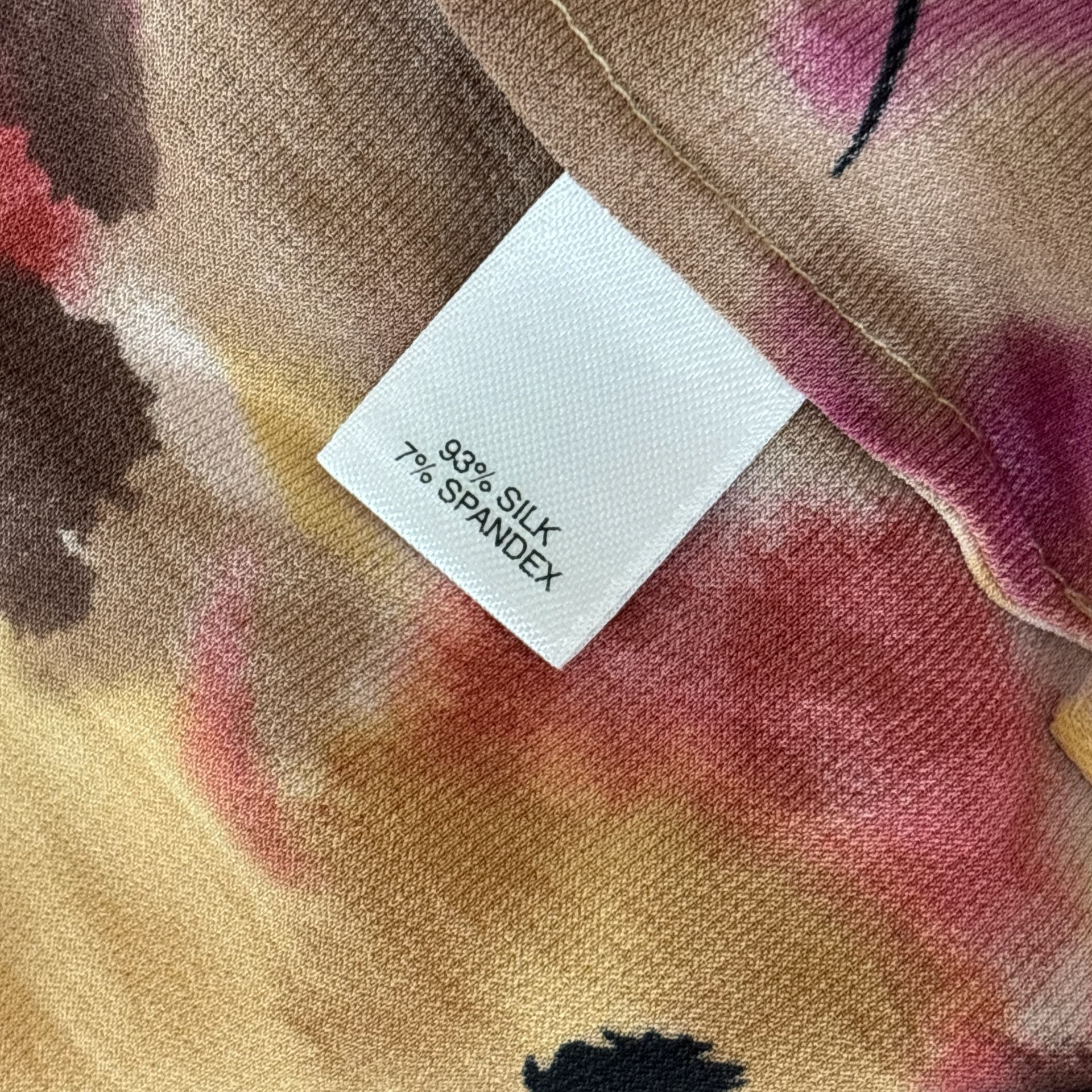 St. John Silk Floral Print Halter Sleeveless Top Blouse Size Medium. 8