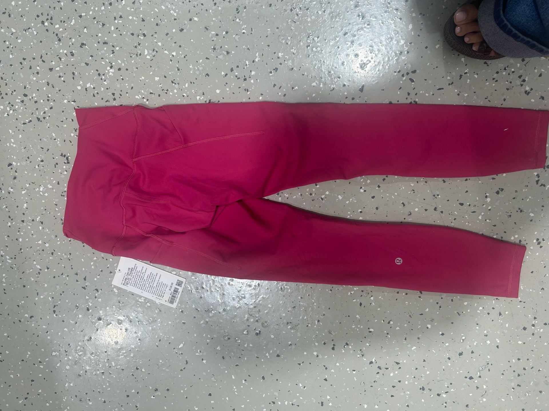 Lululemon Wunder Train High-Rise Tight 25" *Pockets Size 4 Wild Berry 5