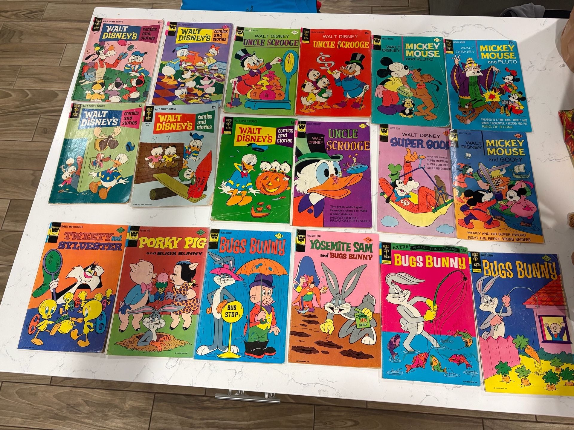 Vintage Lot of 18 Classic Disney and Warner Bros Comic Books Gold Key and Whitman 1