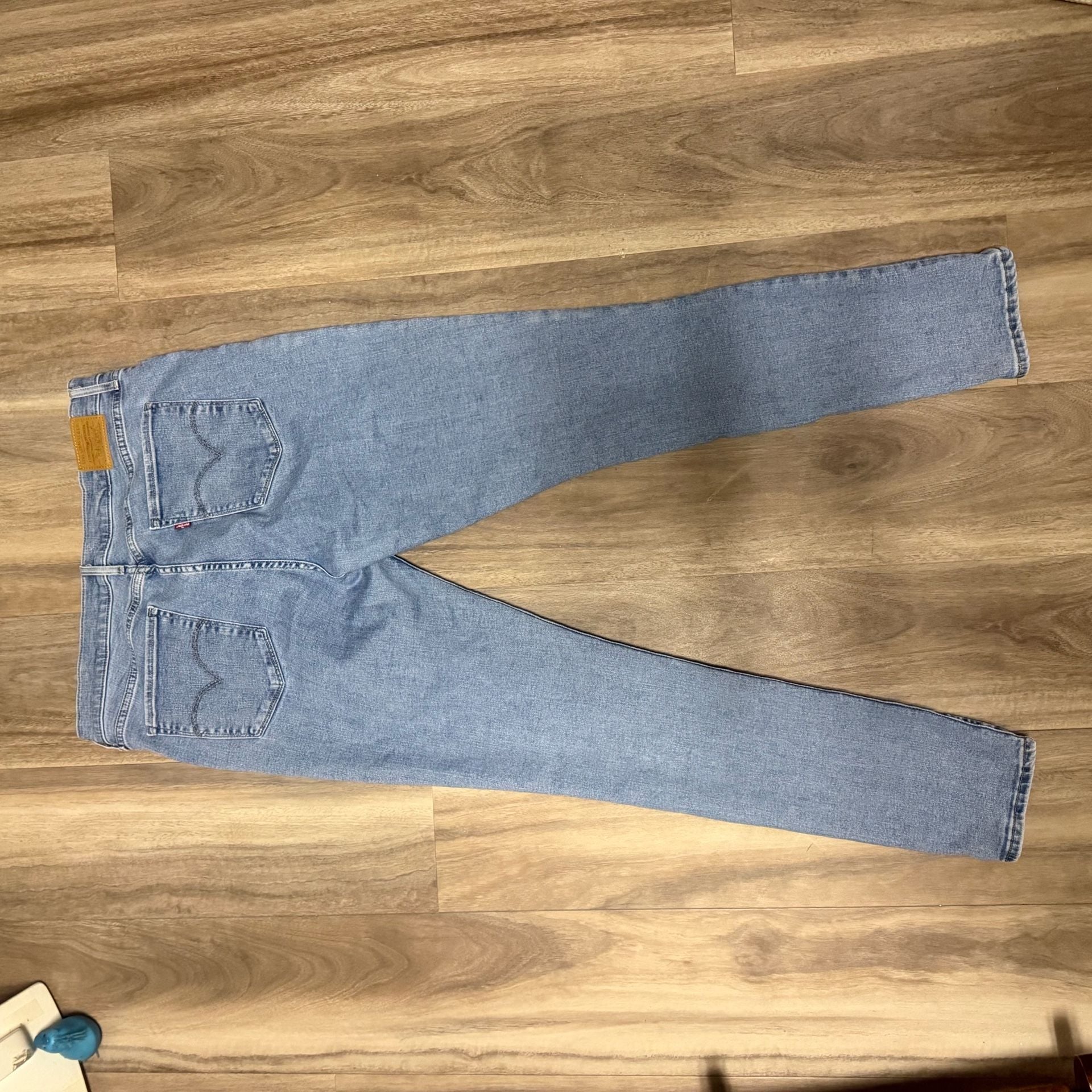 Levi's Premium 311 Shaping Skinny Jeans Size 32 Light Wash Denim 4