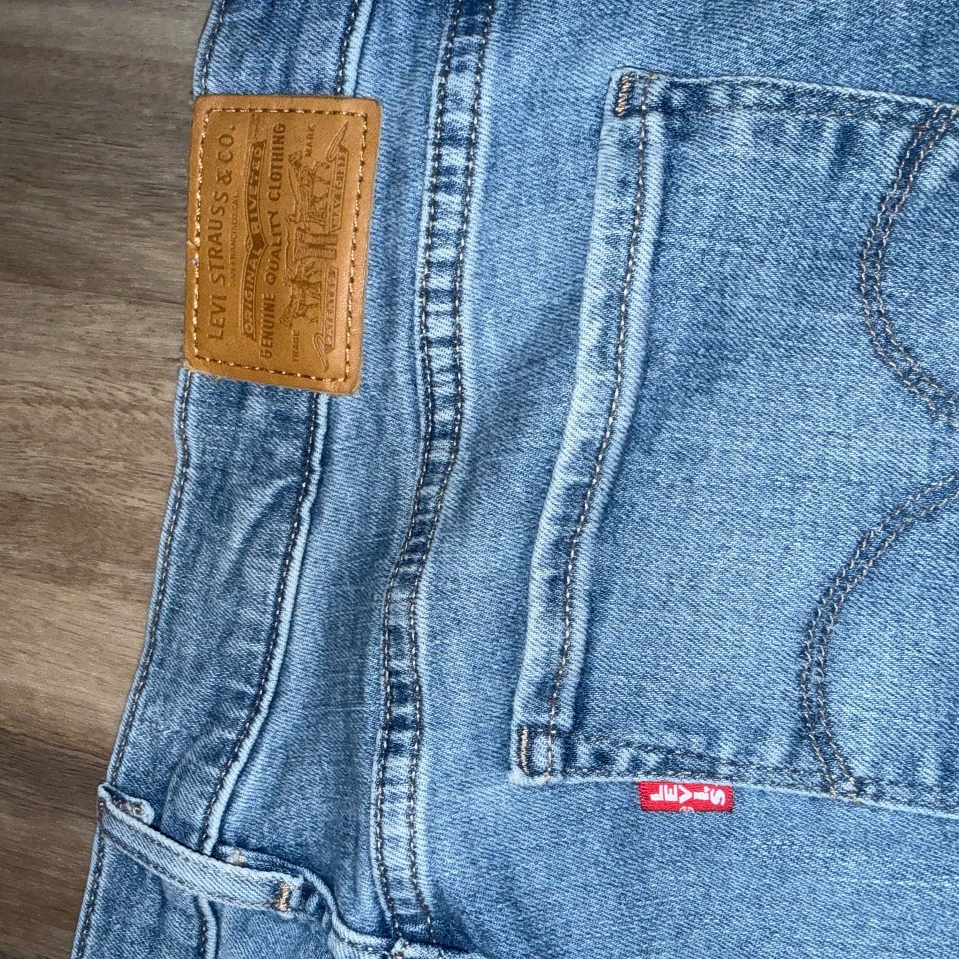 Levi's Premium 311 Shaping Skinny Jeans Size 32 Light Wash Denim 5