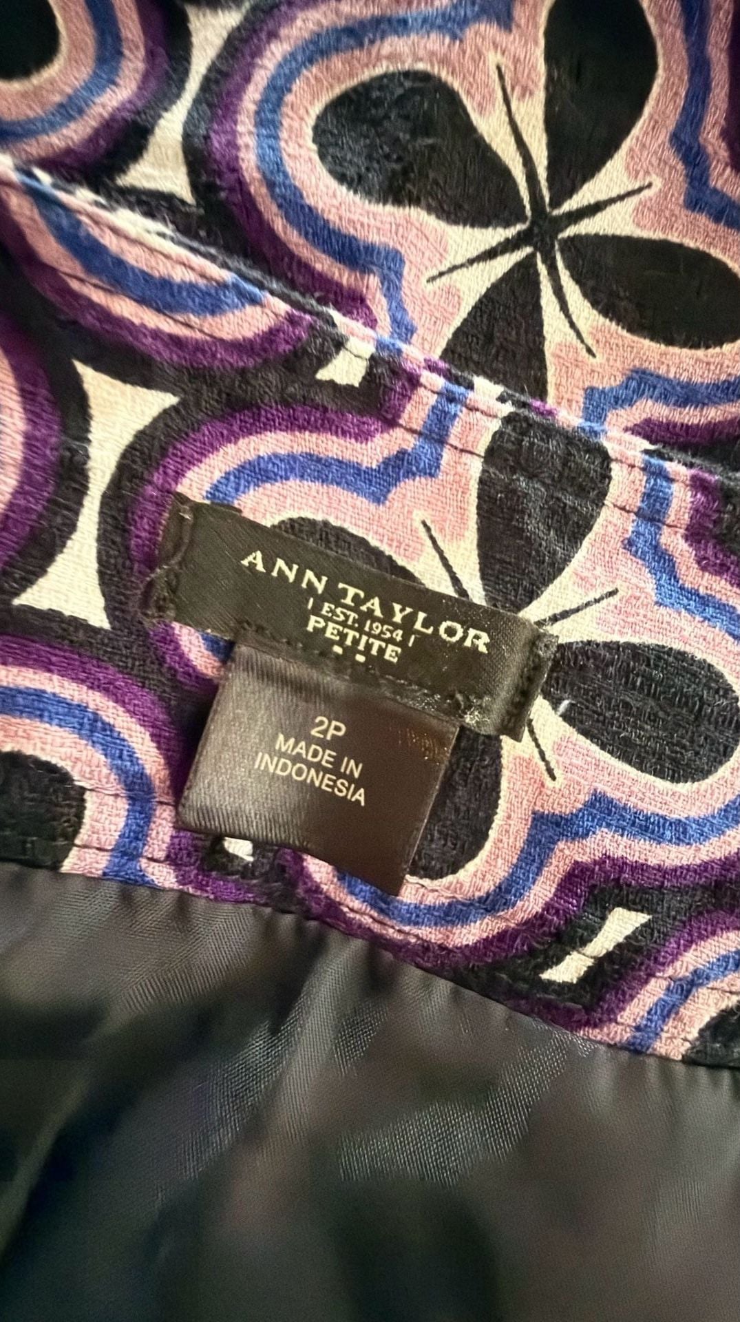 Ann Taylor Petite Geometric Pattern Mini Skirt Size 2P 4