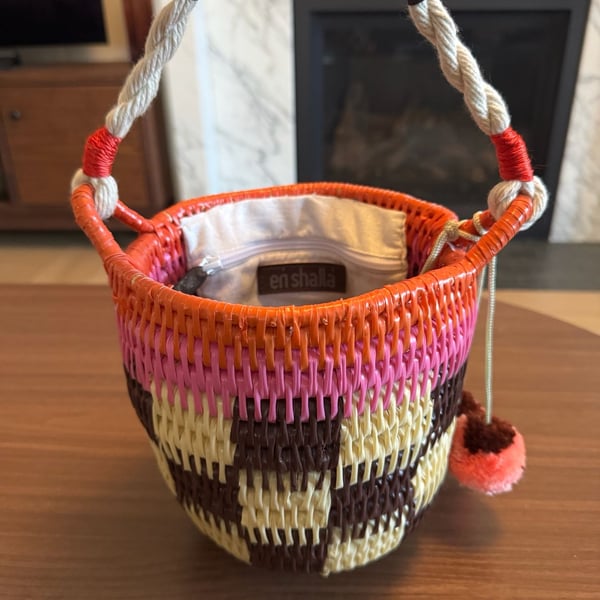 en shalla Mini Bucket Bag with Macrame Handle