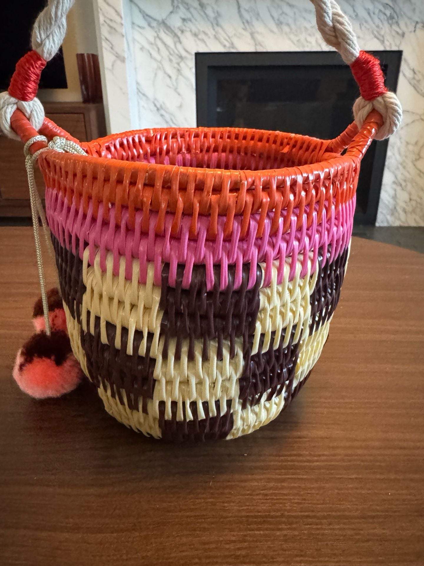 en shalla Mini Bucket Bag with Macrame Handle 6