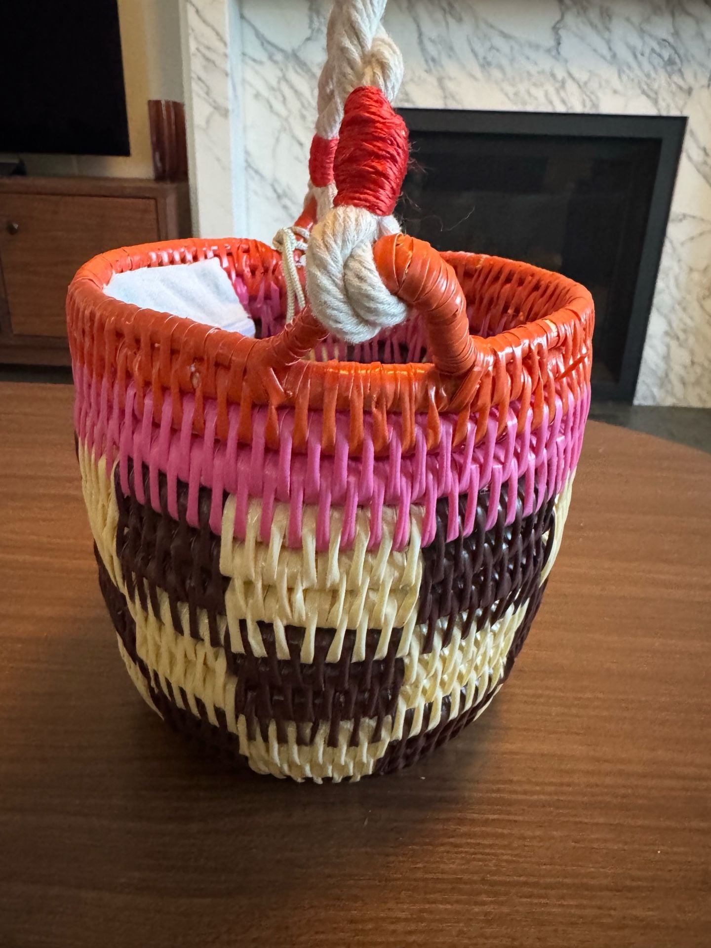 en shalla Mini Bucket Bag with Macrame Handle 7