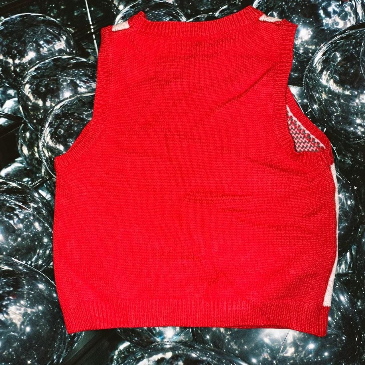 Red and Pink Argyle Pattern Knit Crop Sweater Vest 3