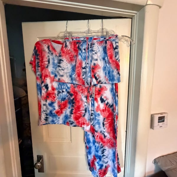 Secret Treasures Women's 3-Piece Red White and Blue Tie Dye Pajama Set M 8-10