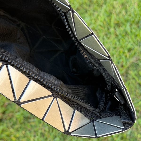 Geometric Purse w/ Chain