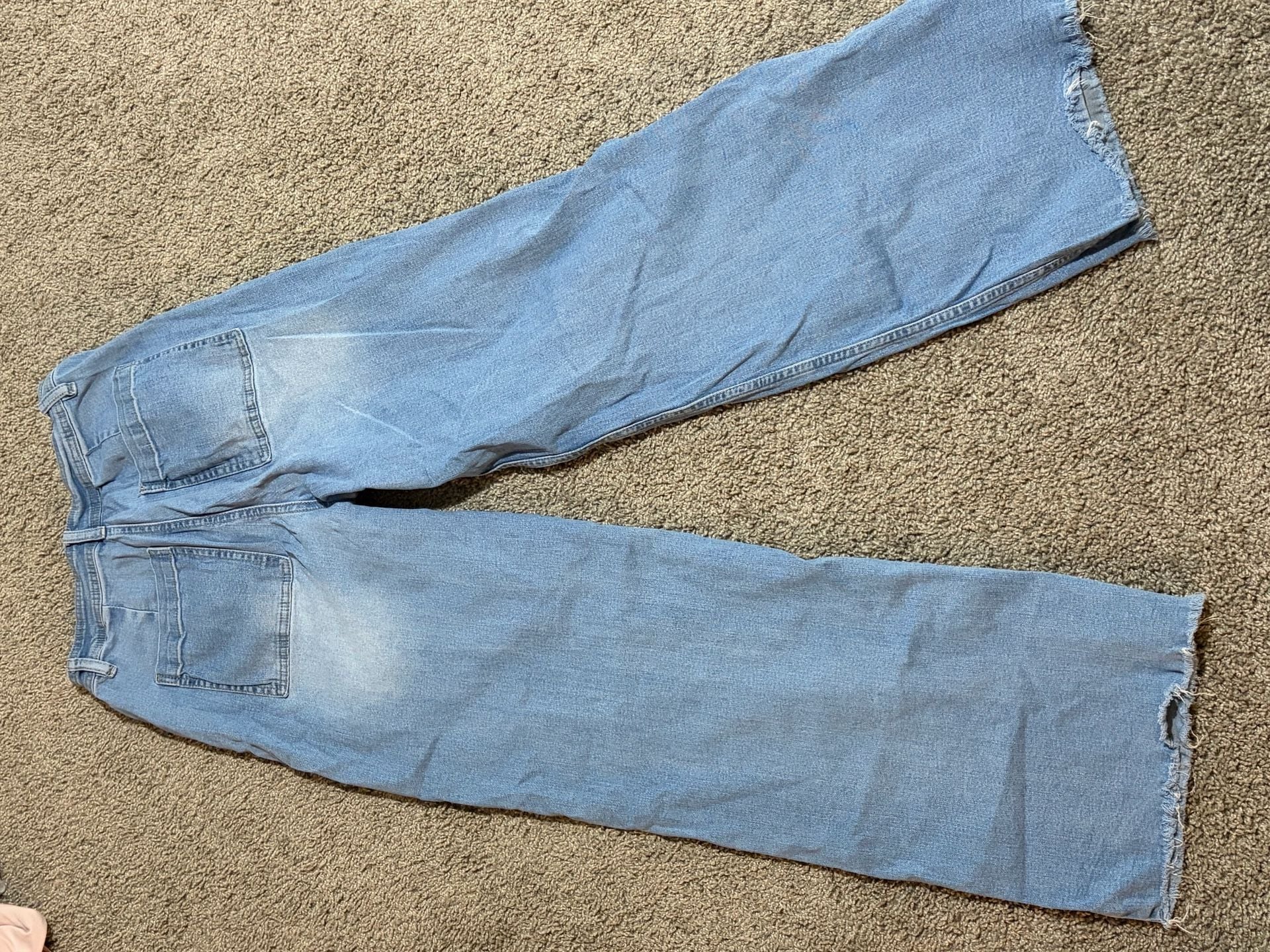 Forever 21 Light Wash Raw Hem Wide Leg Jeans 6