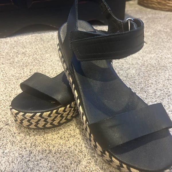 SOREL Women's Cameron Flatform Sandal in Black