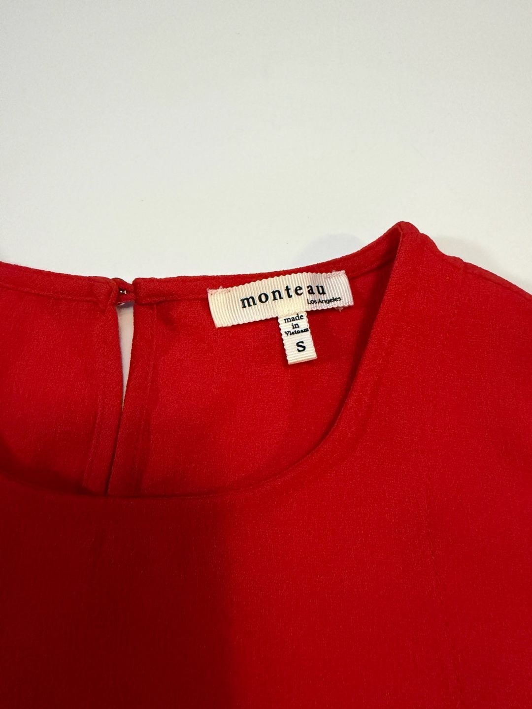 Monteau Los Angeles Red Scalloped Sleeveless Shell Top 3