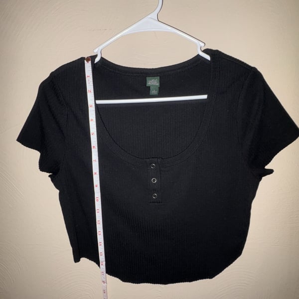 Wild Fable Black Ribbed Scoop Neck Short Sleeve Snap Henley Crop Top