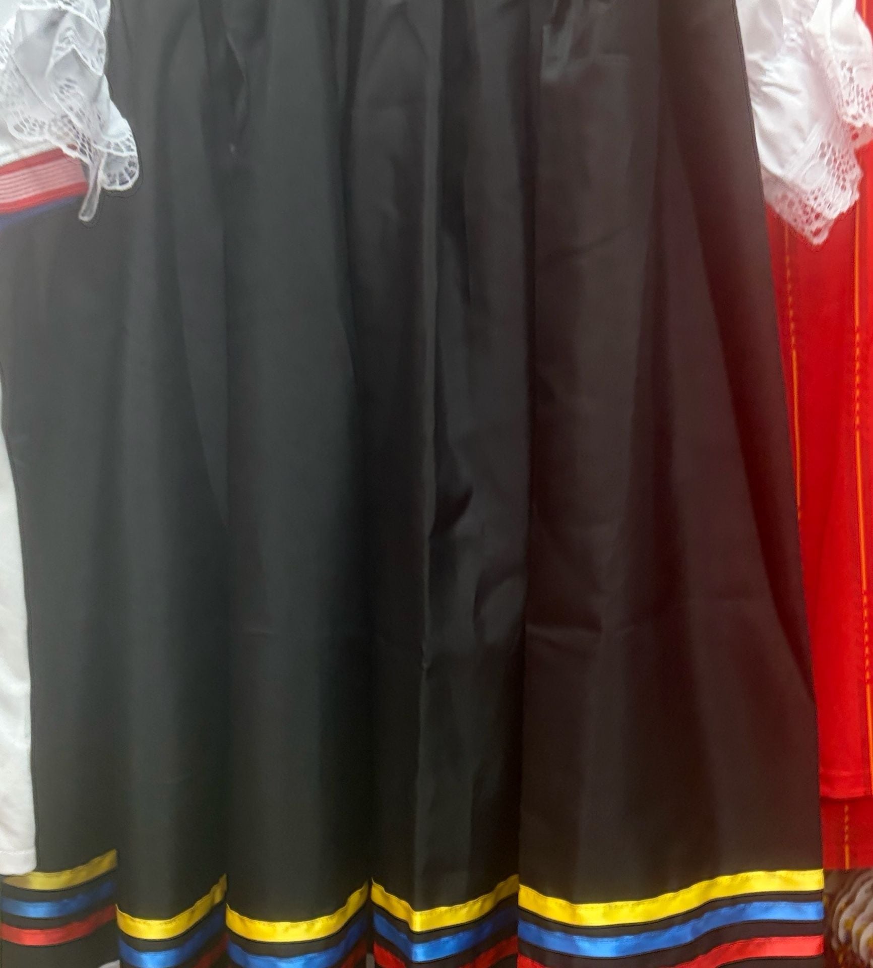 Folklorico Traditional Colombian Venezuelan Ecuadorian Dress Set 4