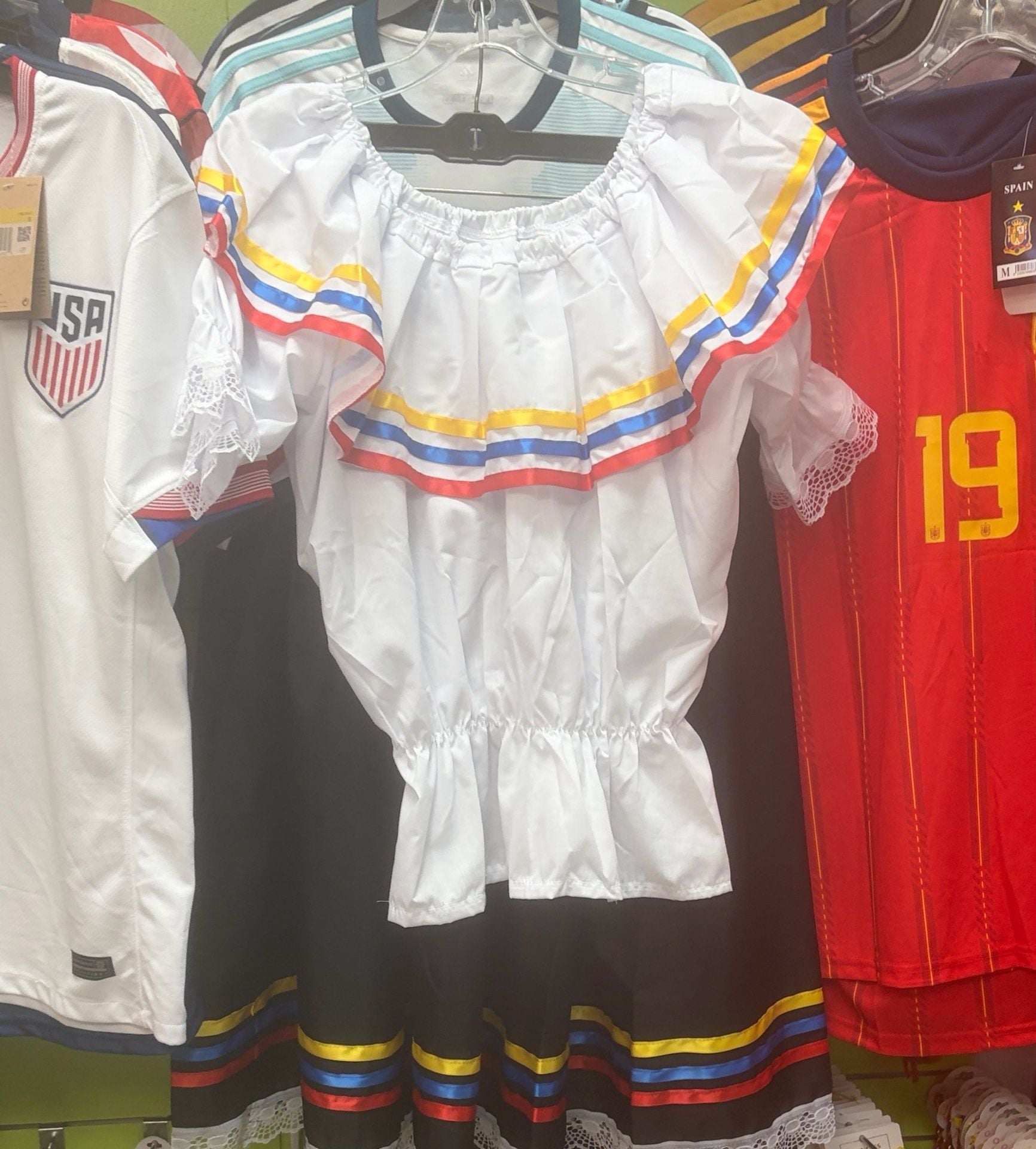 Folklorico Traditional Colombian Venezuelan Ecuadorian Dress Set 11