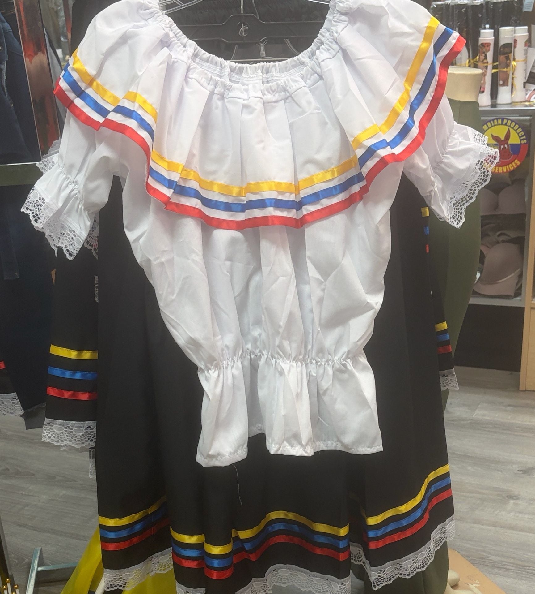 Traditional Colombian Venezuelan Ecuadorian Folklorico Dress 1