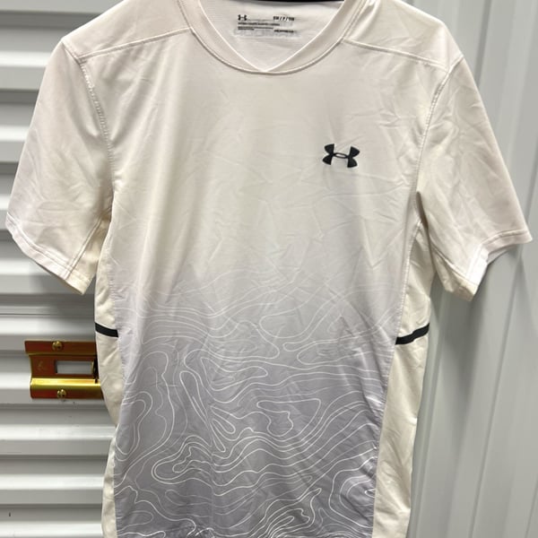 Under Armour HeatGear Fitted Short Sleeve Graphic Print T-Shirt Men's Size Small