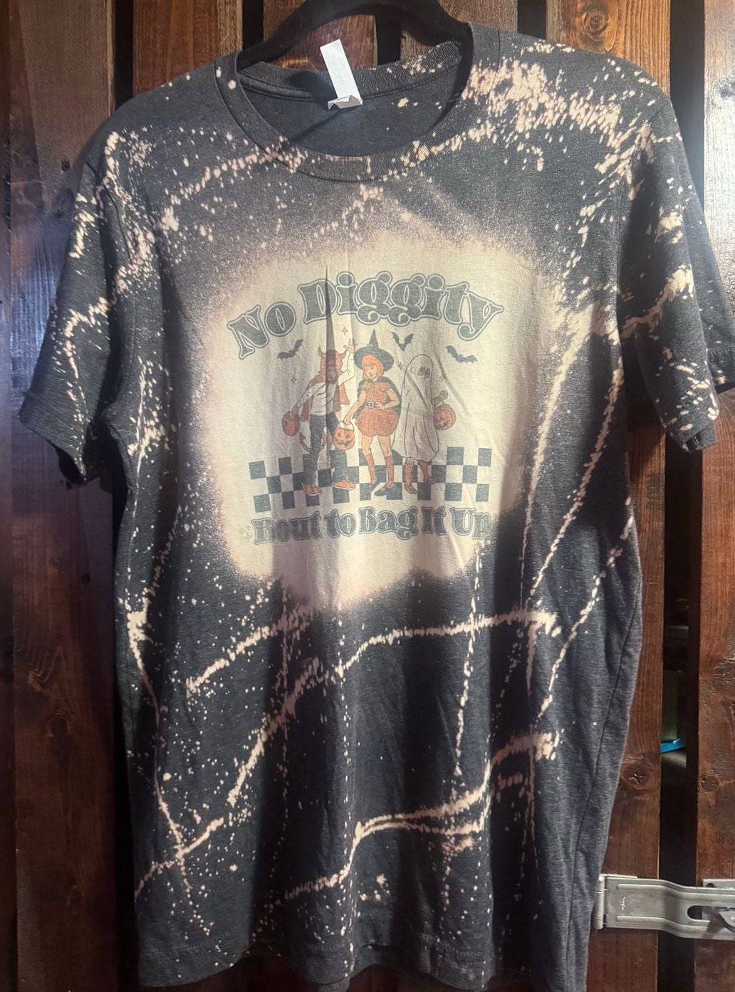 Bella+Canvas No Diggity Bout To Bag It Up Halloween Bleached T-Shirt Medium 2