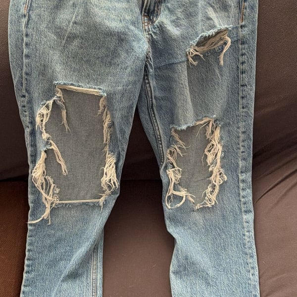 Aeropostale High Rise Baggy Light Wash Ripped Jeans