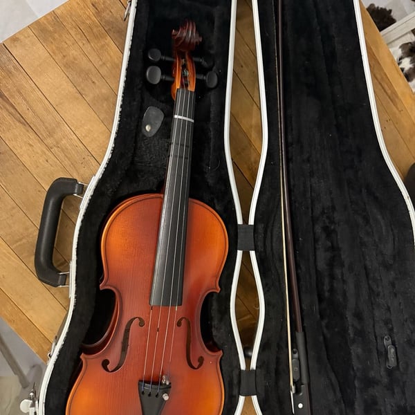Knilling Bucharest Student Violin Outfit