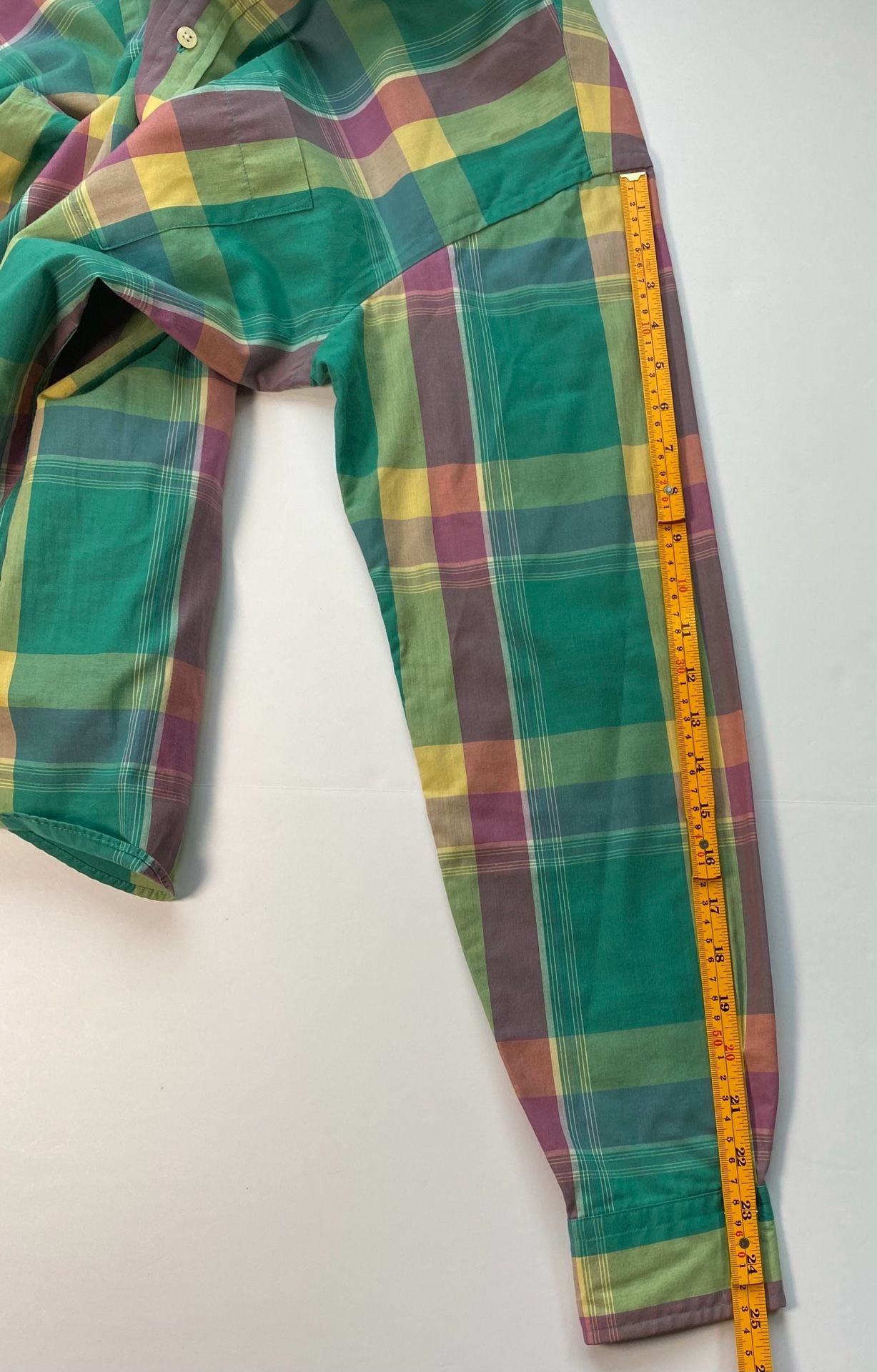 Vintage Colours by Alexander Julian Madras Plaid Button Down Shirt. M/M 11