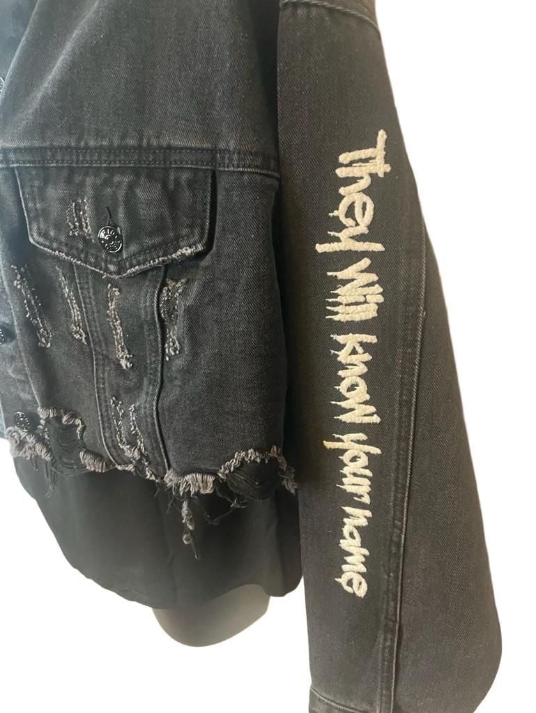 Trio Urban Black Distressed Crop Denim Jacket Marilyn Monroe graffiti Text S/M 4