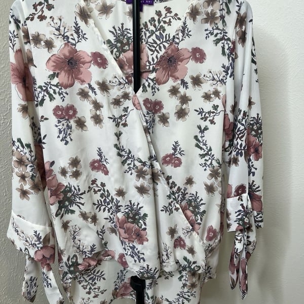 White Rose Floral Surplice Wrap Blouse Tie Sleeve High-Low Boho Romantic Top