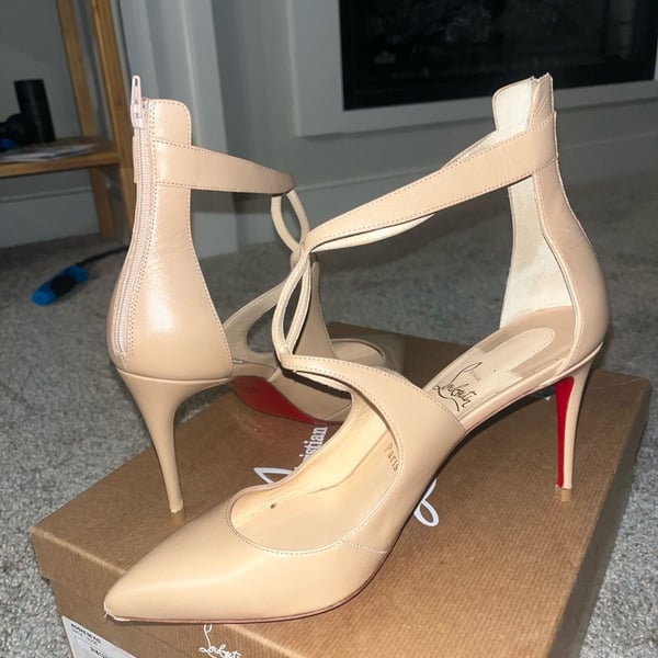 Christian Louboutin Rosas 85 Kid Nude Pointed Toe Pumps