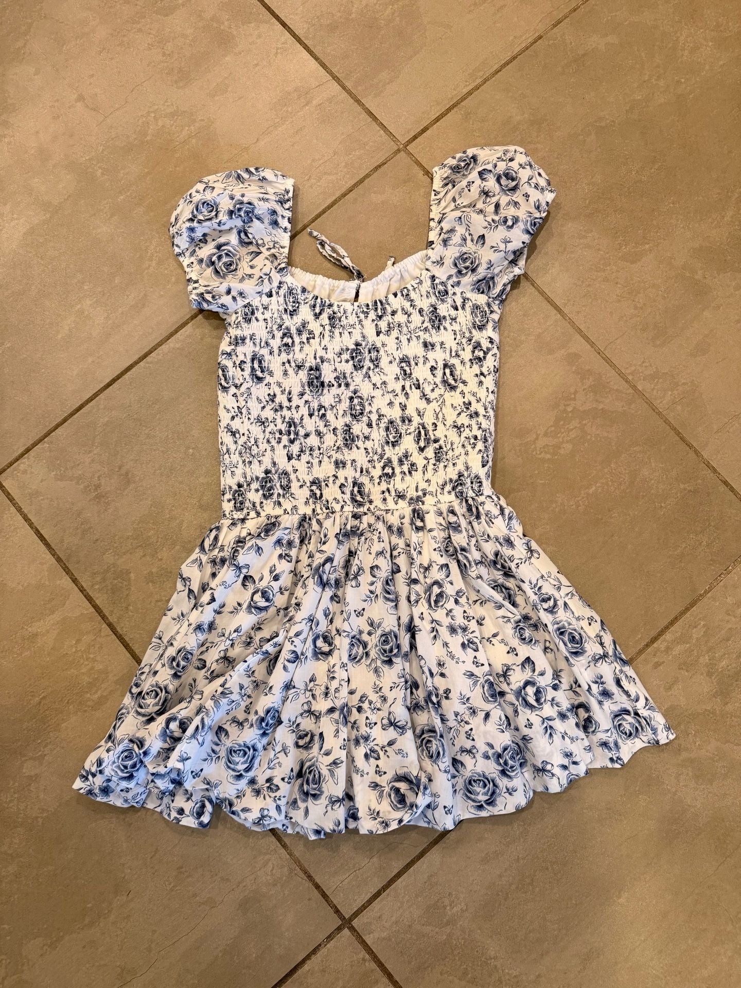 Hollister Blue and White Floral Shirred Bust Drop Waist Bubble Skort Dress 4