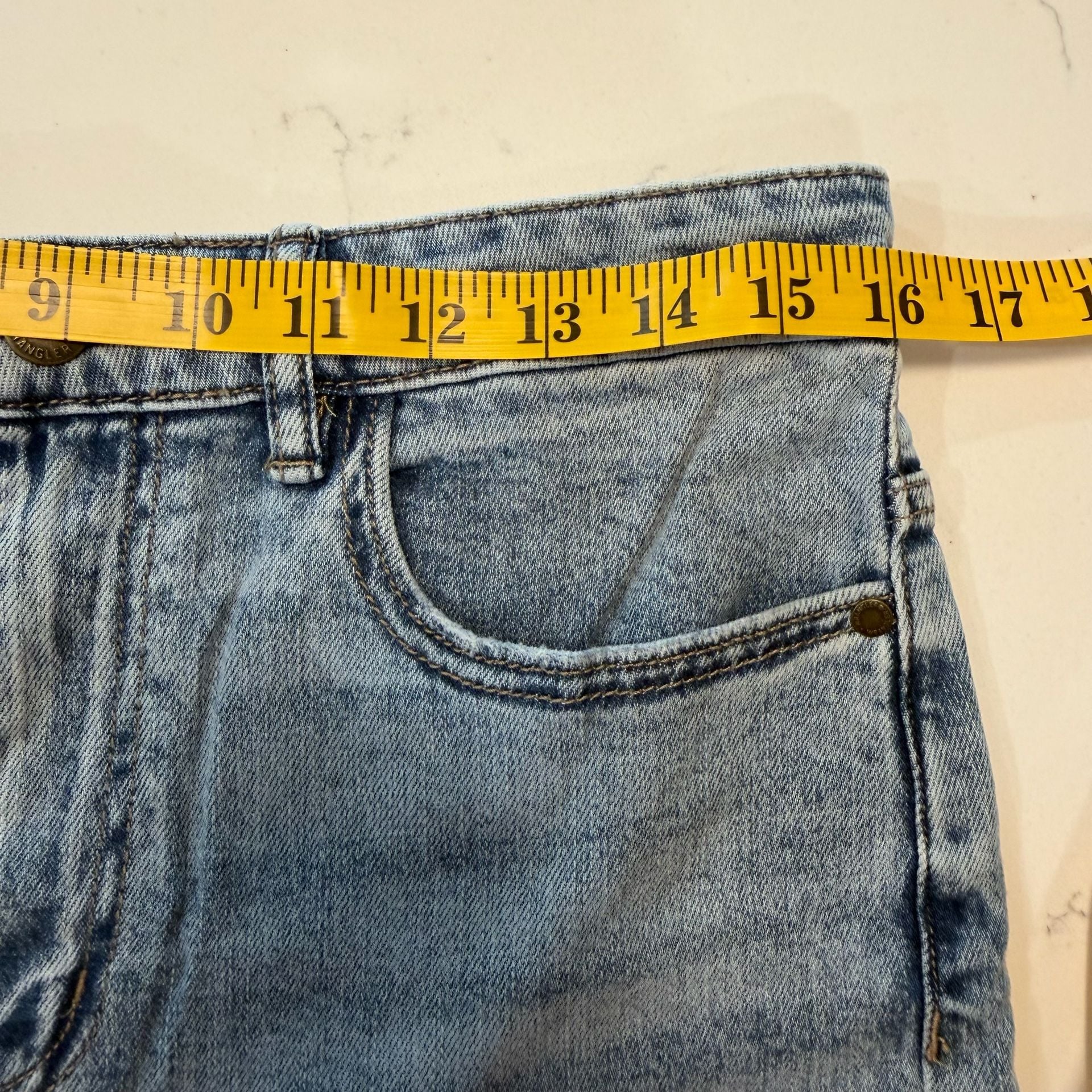 Wrangler Women's High Rise Denim Shorts Light Blue Size 8 Rolled Unrolled 9