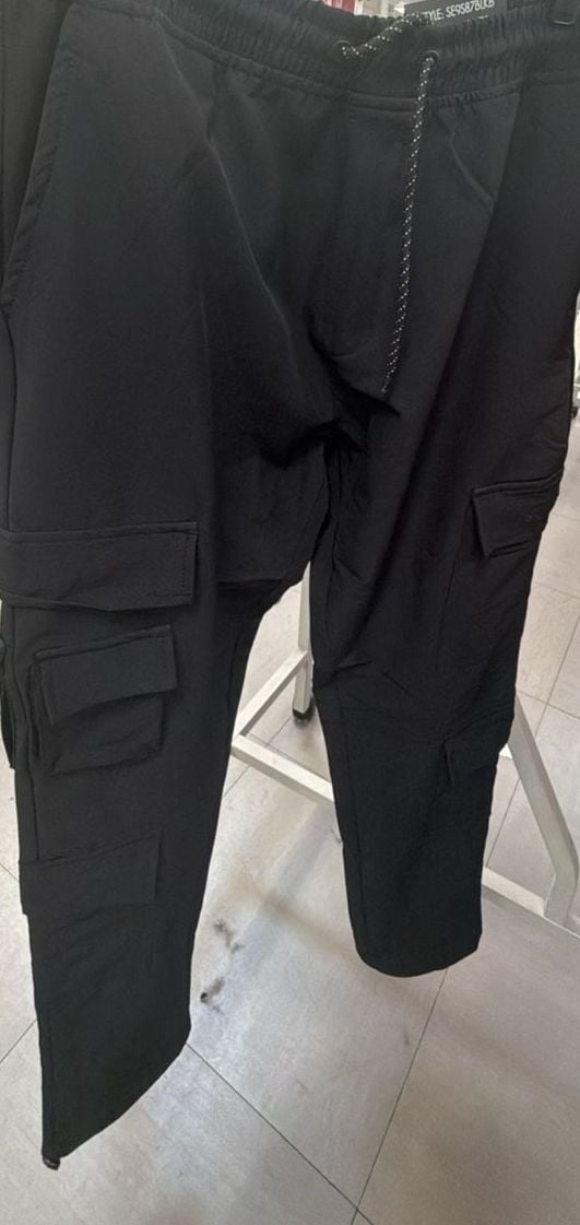 T-Shirt and Black Cargo Pants 2-Piece Set 4