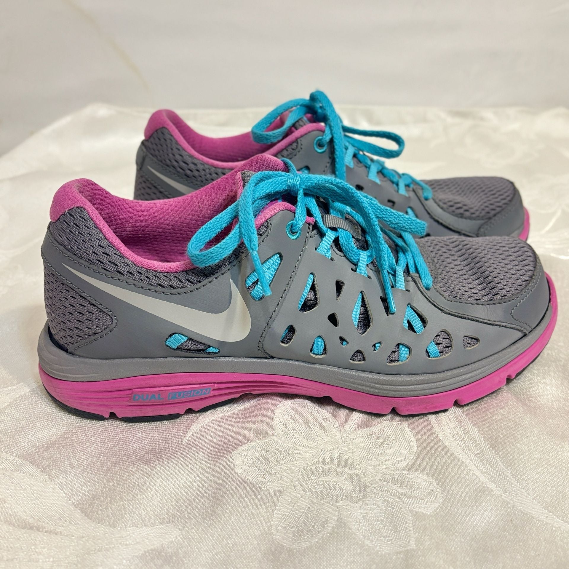 Nike Women's Dual Fusion Run 2 Gray Pink Blue Running Shoes Size 7.5 4