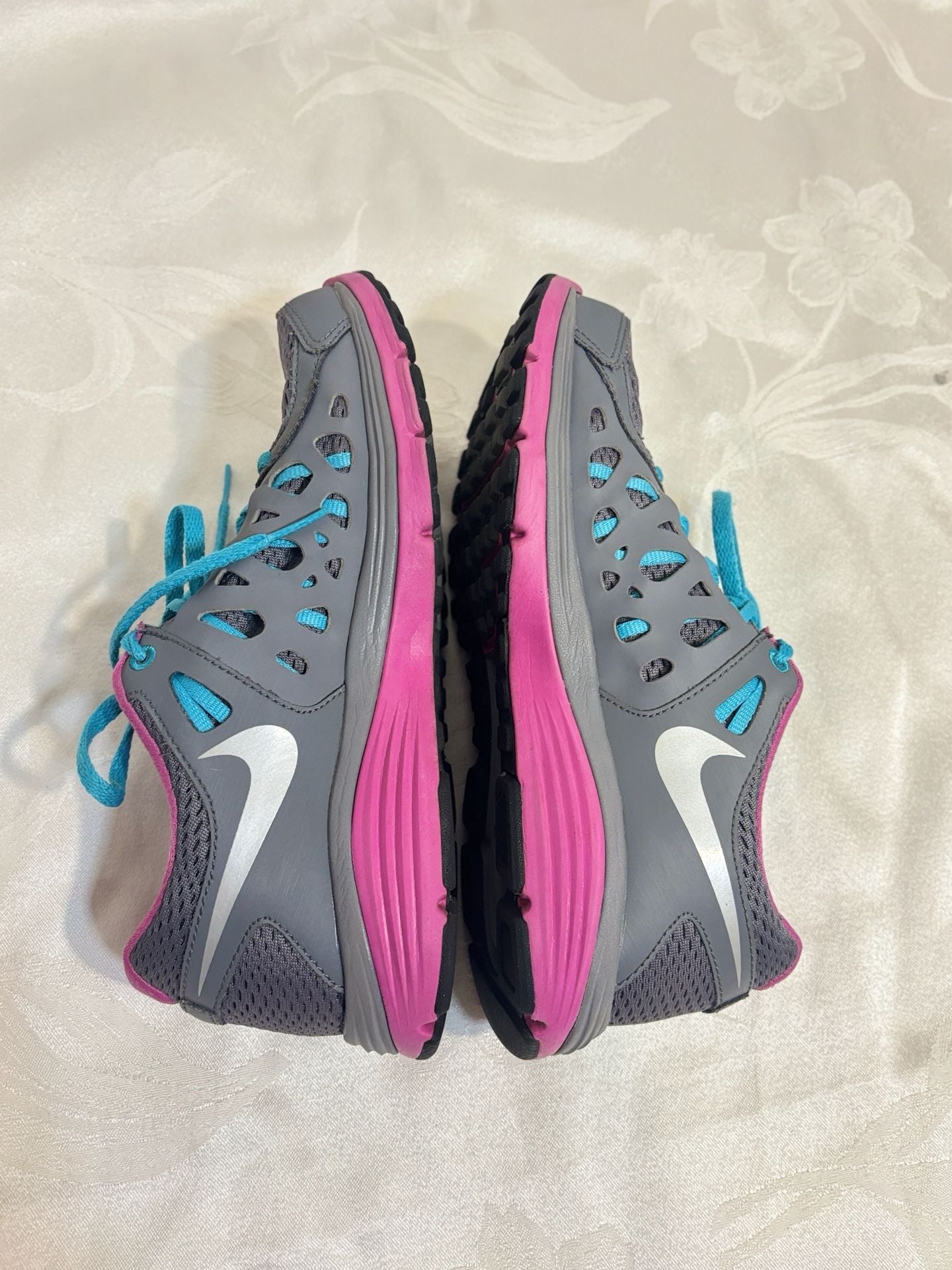 Nike Women's Dual Fusion Run 2 Gray Pink Blue Running Shoes Size 7.5 8