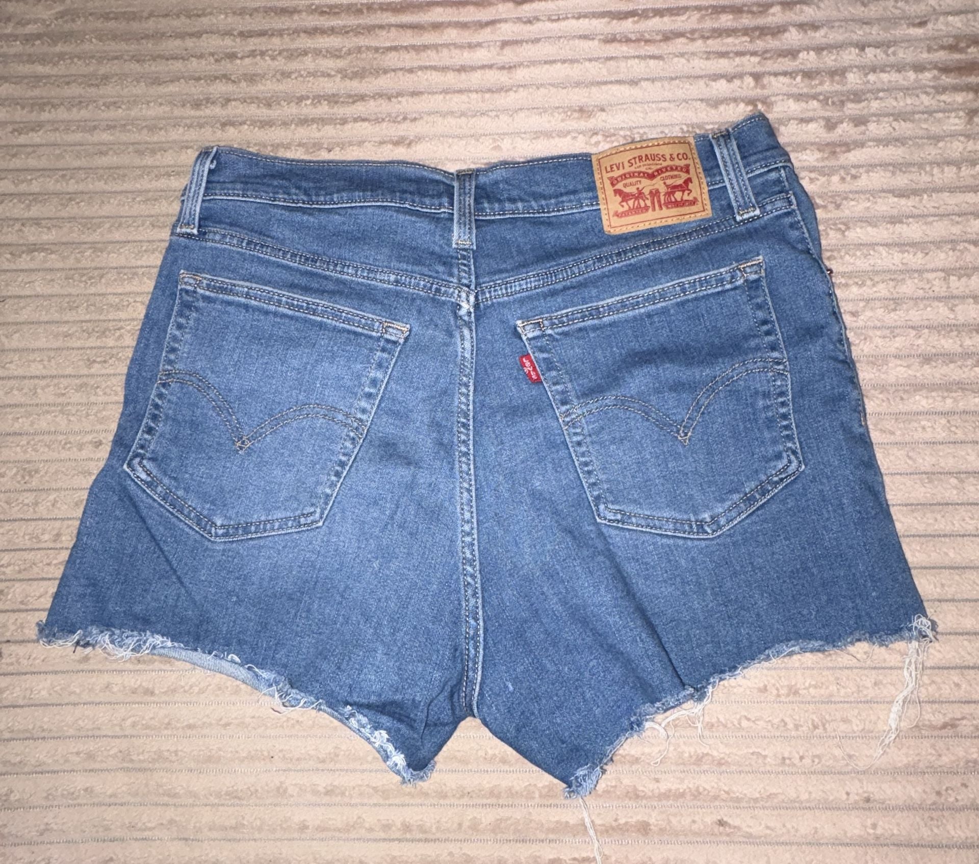 Levi's High Rise Denim Shorts Super Stretch Frayed Hem Size 31 5