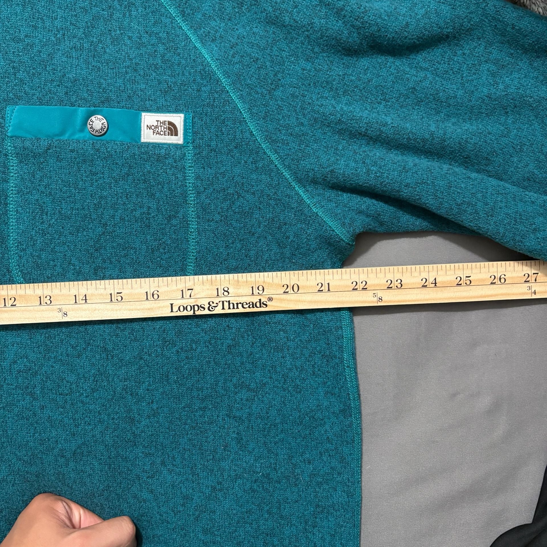 The North Face Gordon Lyons Quarter-Zip Long-Sleeve Pullover 6