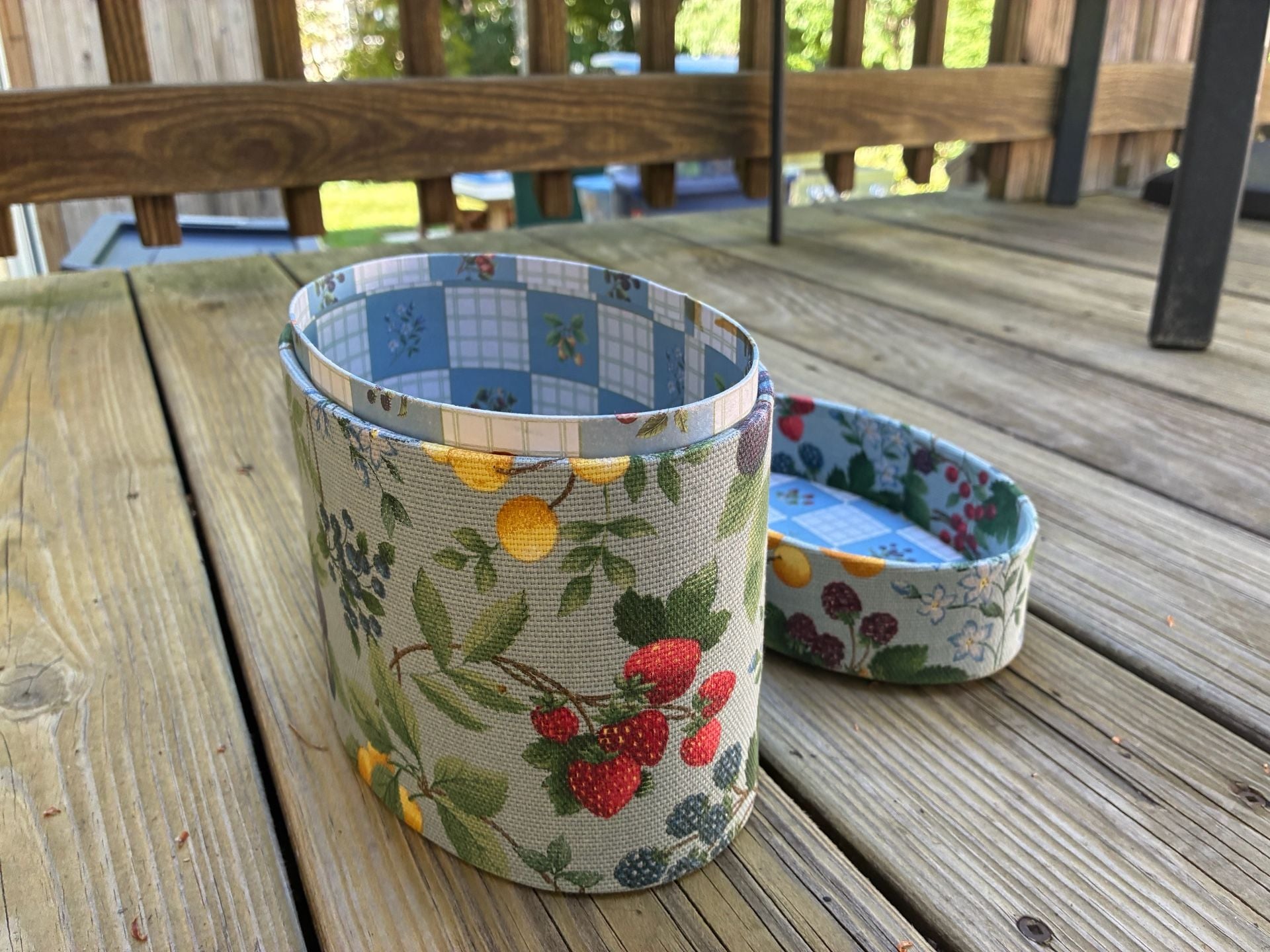 Vintage Shaker Style Oval Fruit and Berry Fabric Storage Box with Lid 1