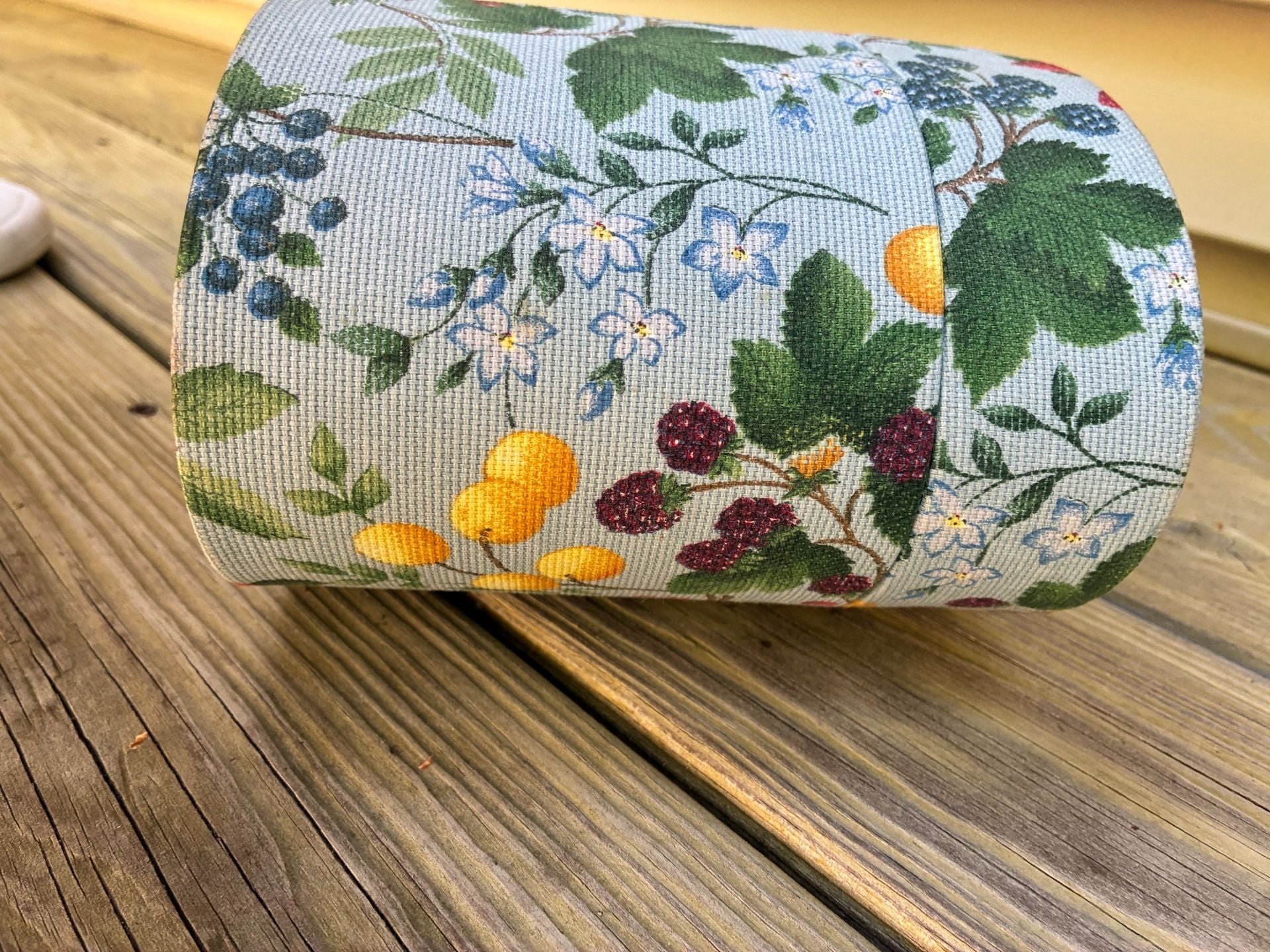 Vintage Shaker Style Oval Fruit and Berry Fabric Storage Box with Lid 4