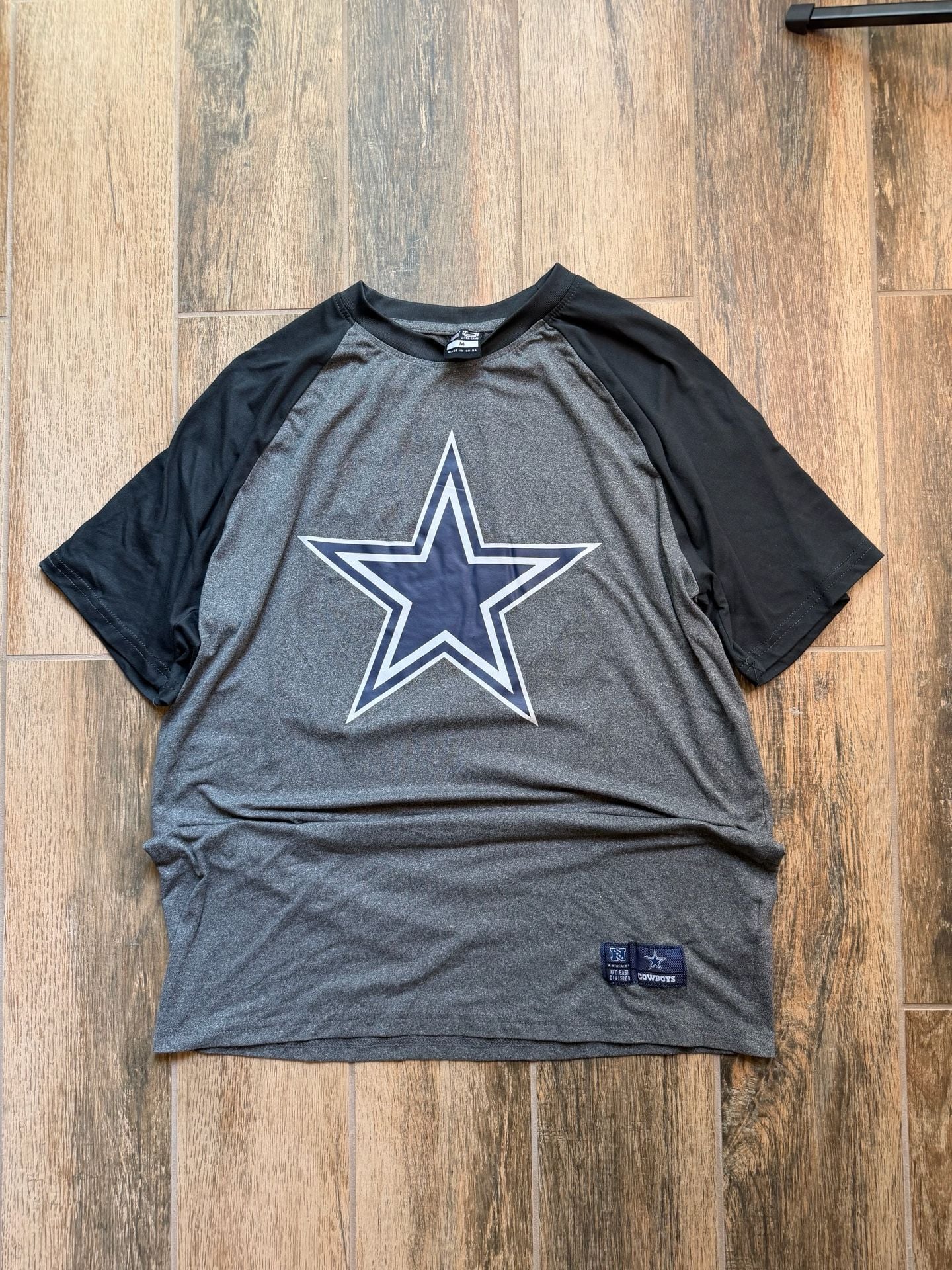 Dallas Cowboys NFL Ultra Gear Shirt Adult M Black and Grey 2