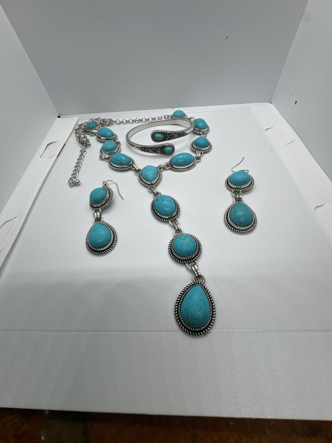 Western Turquoise Y Necklace Earrings and Cuff Bracelet Jewelry Set 1