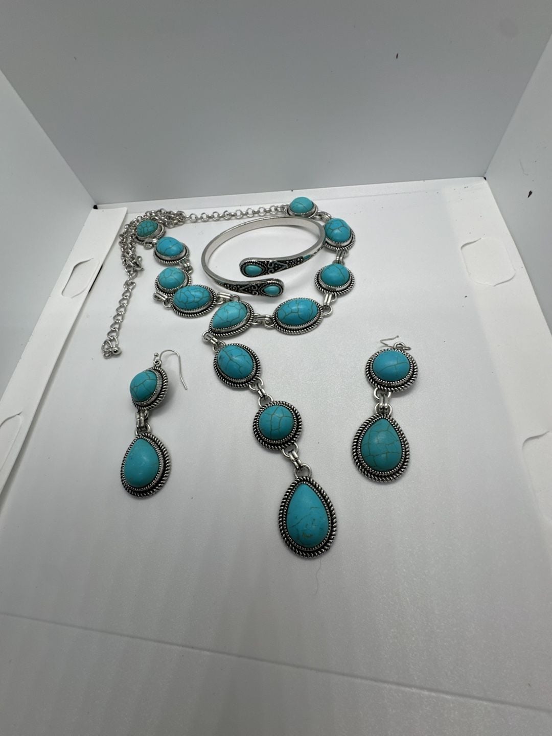 Western Turquoise Y Necklace Earrings and Cuff Bracelet Jewelry Set 3