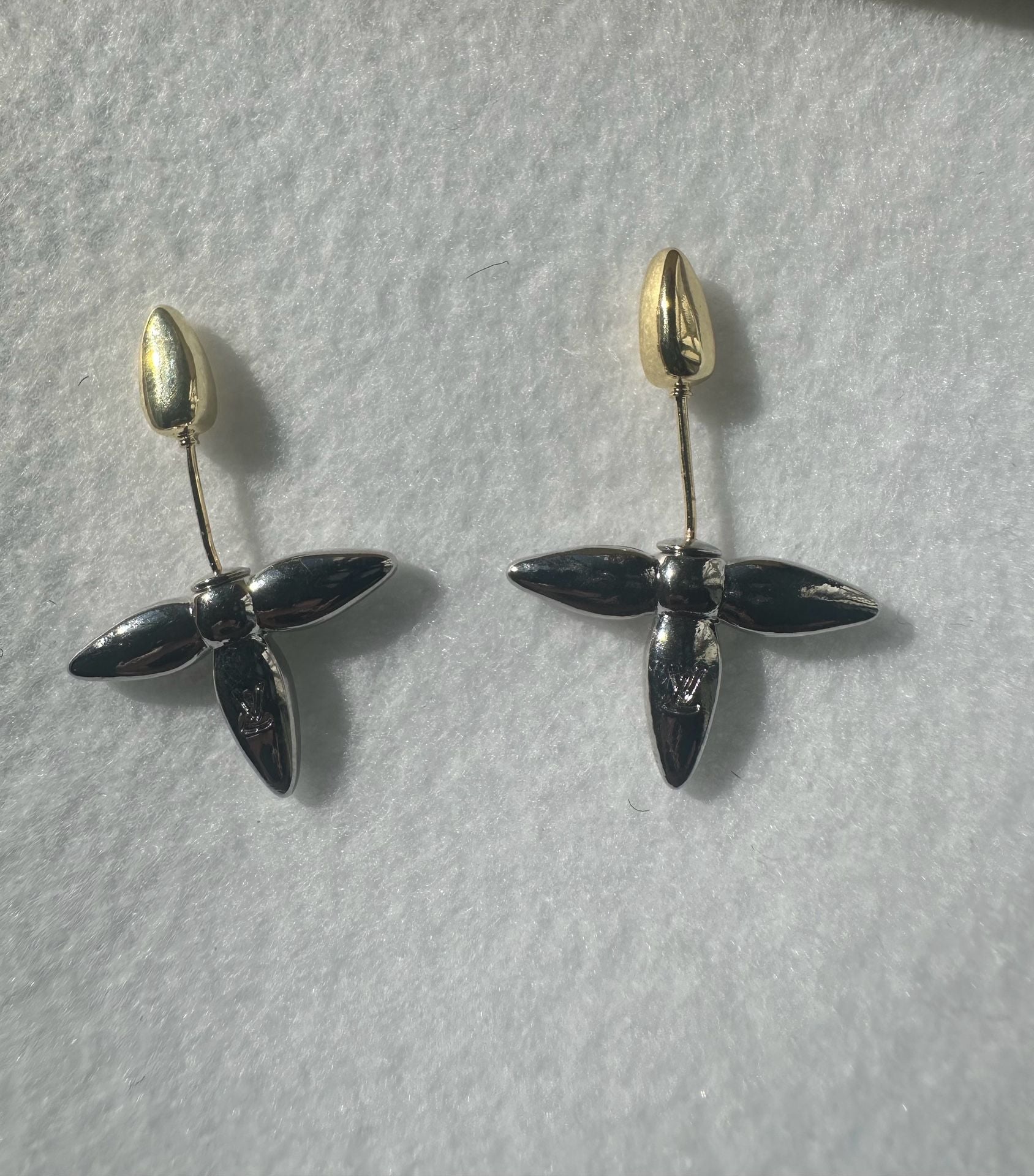 Louis Vuitton Louisette Flower Earrings 3
