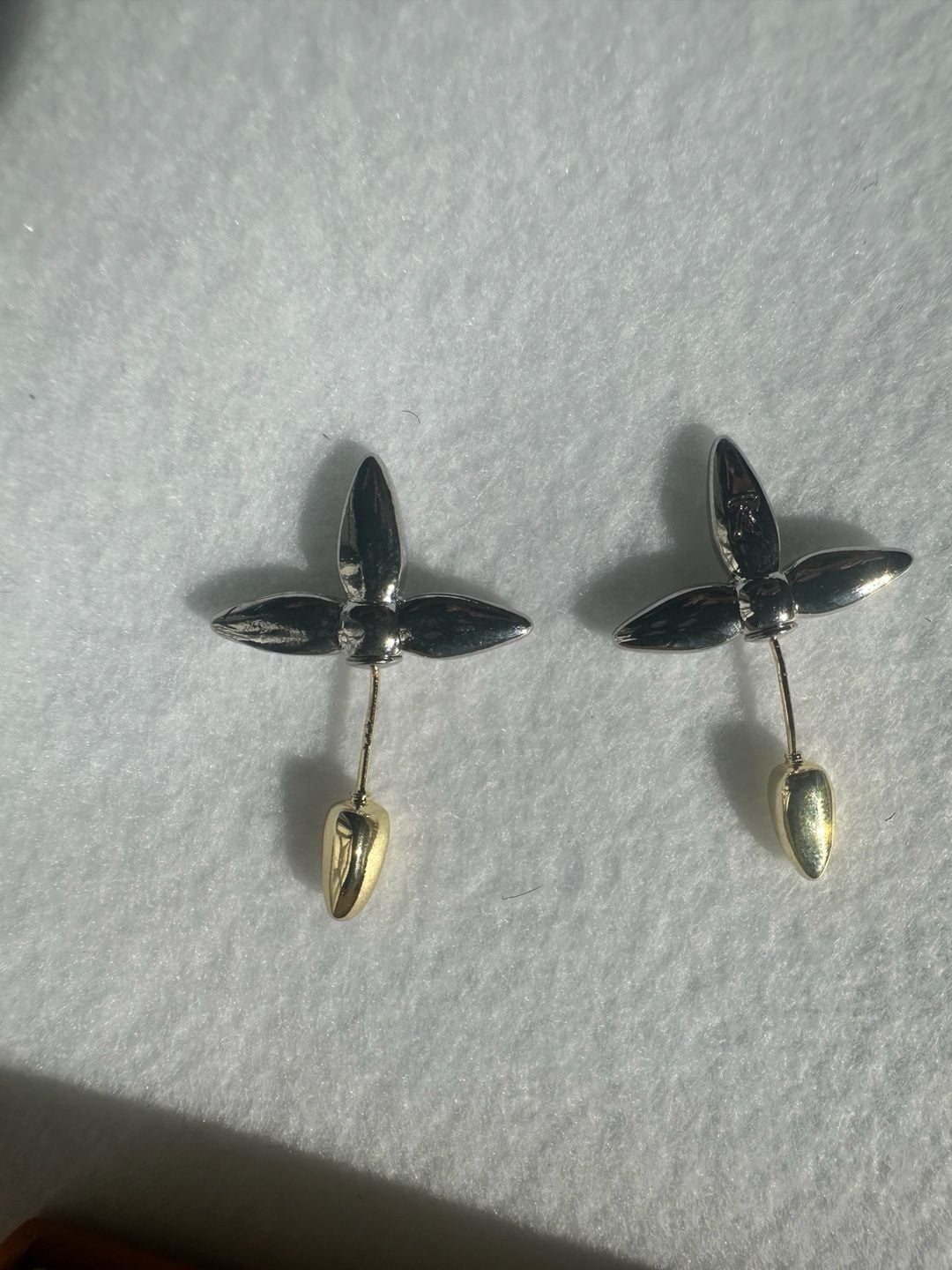 Louis Vuitton Louisette Flower Earrings 4