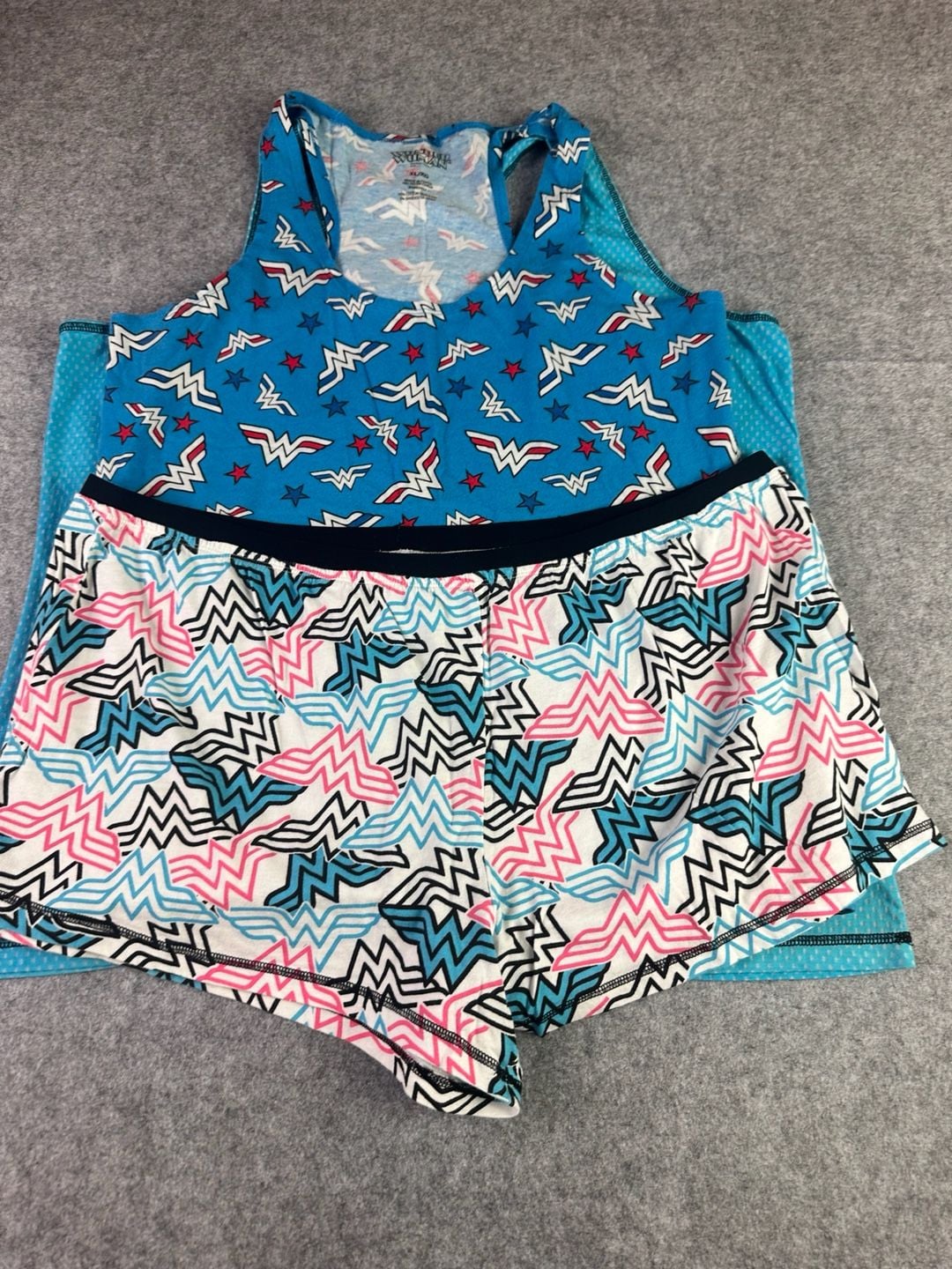 Wonder Woman DC Comics 3-Piece Tank Top and Shorts Pajama Set 2