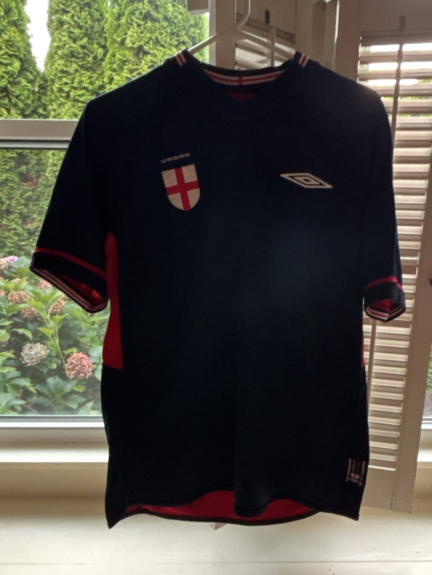 Vintage 2002 2004 England Umbro Reversible Away Football Shirt 2