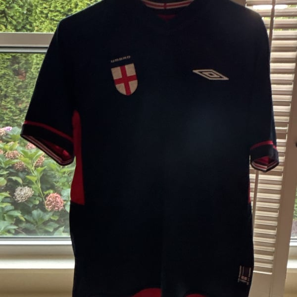 Vintage 2002 2004 England Umbro Reversible Away Football Shirt