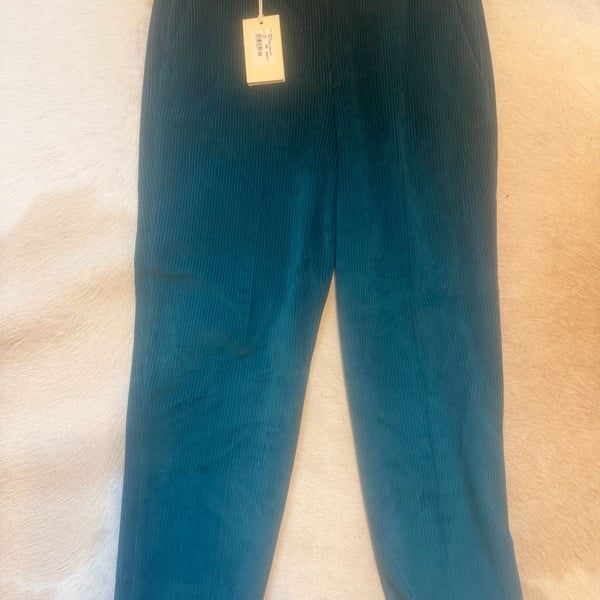 Circolo 1901 Pine Green Carrot Corduroy Pants Size 46 NWT