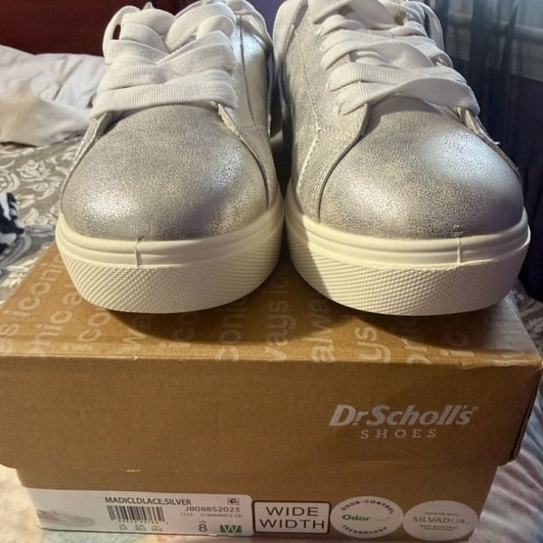 Dr. Scholl's Madison Sneaker Size 8W Silver