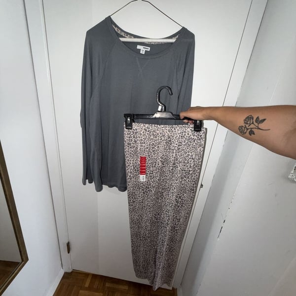 Sonoma Goods For Life Long Sleeve Top & Leopard Print Lounge Pants Pajama Set