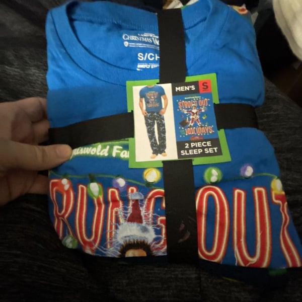 Christmas Vacation Graphic T-Shirt and Plush Pants Sleepwear Set Mens Size S.